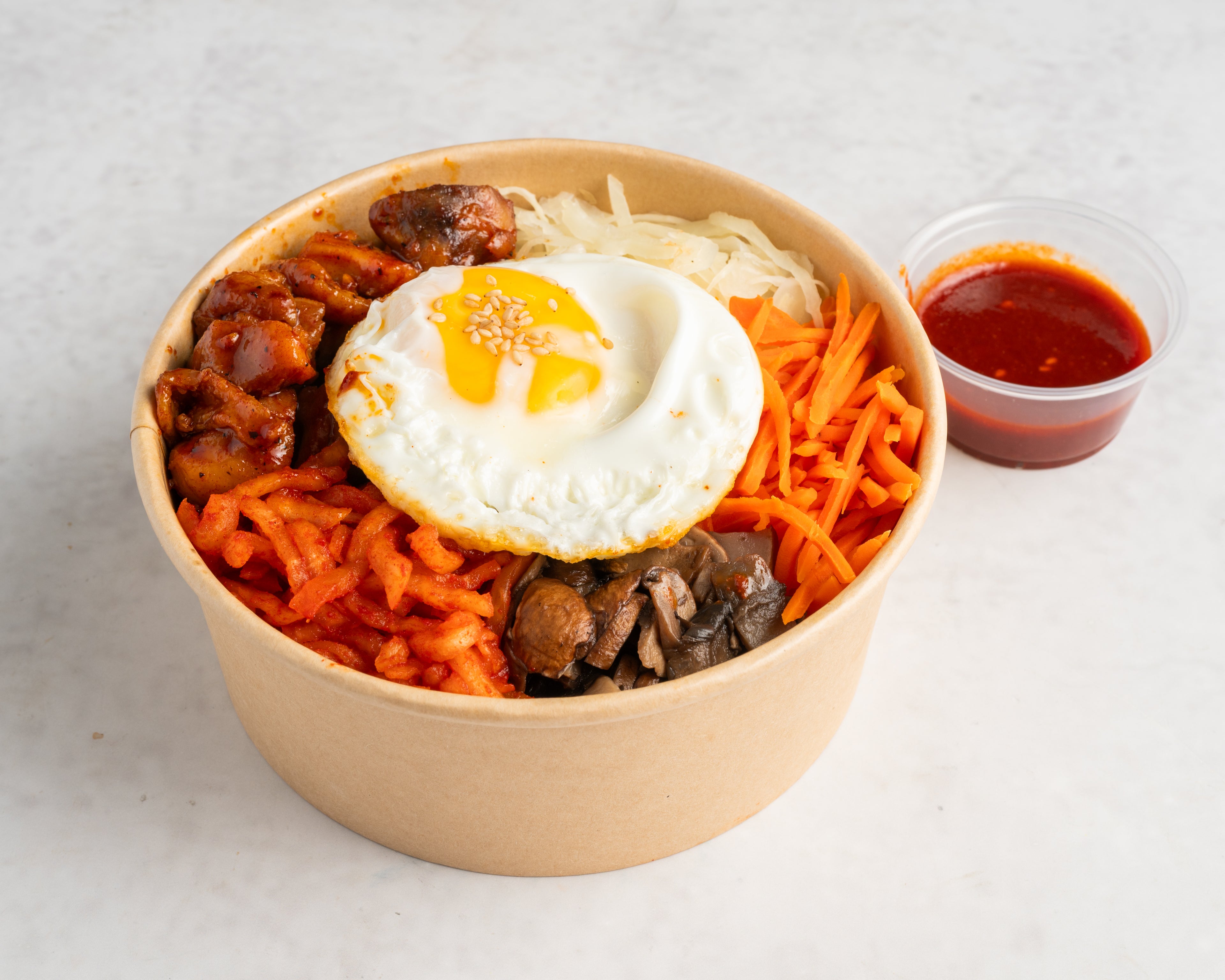Spicy Grilled Chicken Bibimbap (치킨제육 비빔밥) (Halal)